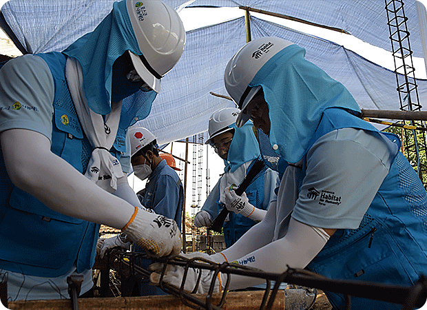 Echo Village 큰 이미지 3 : 임직원이 직접 참여하는 글로벌 봉사활동